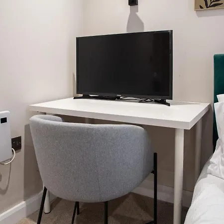 Modern By The Arena *