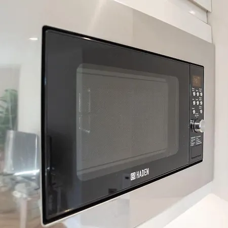 Modern By The Arena Apartment *